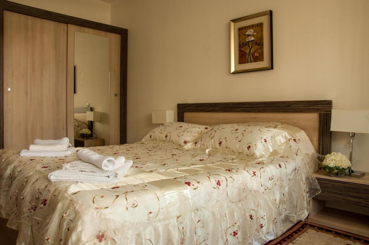 Mia Cassa Apartment สวิติ วลัส ภายนอก รูปภาพ
