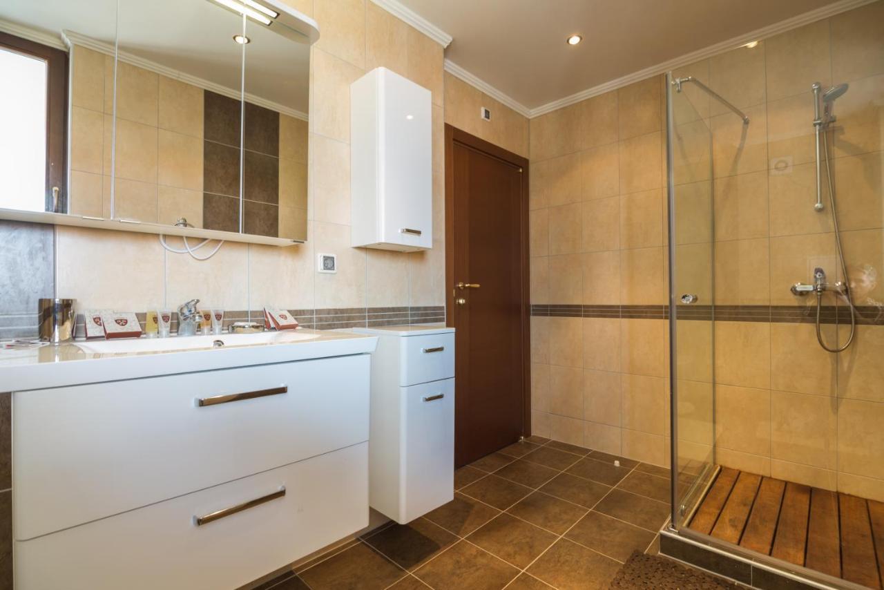 Mia Cassa Apartment สวิติ วลัส ภายนอก รูปภาพ