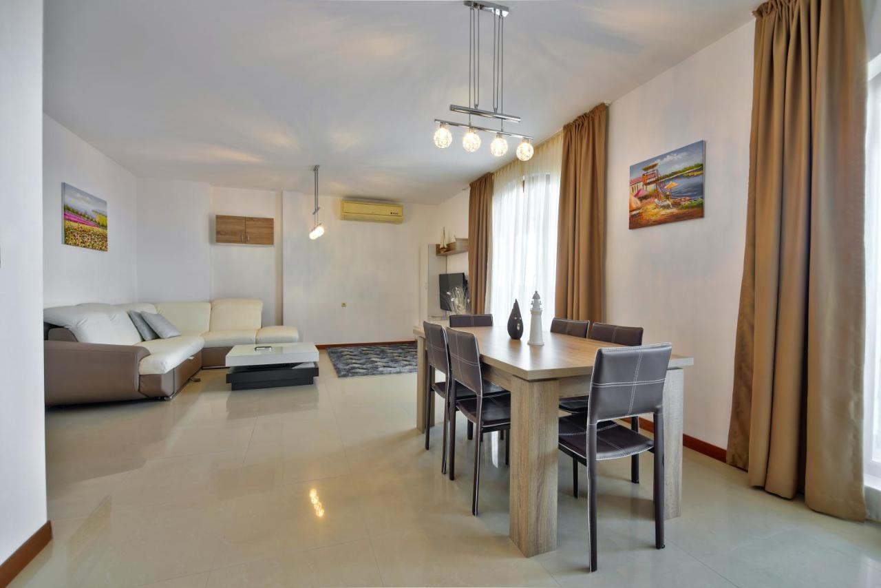 Mia Cassa Apartment สวิติ วลัส ภายนอก รูปภาพ